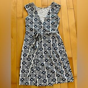 MAHI GOLD Navy and White Geometric Midi Dress